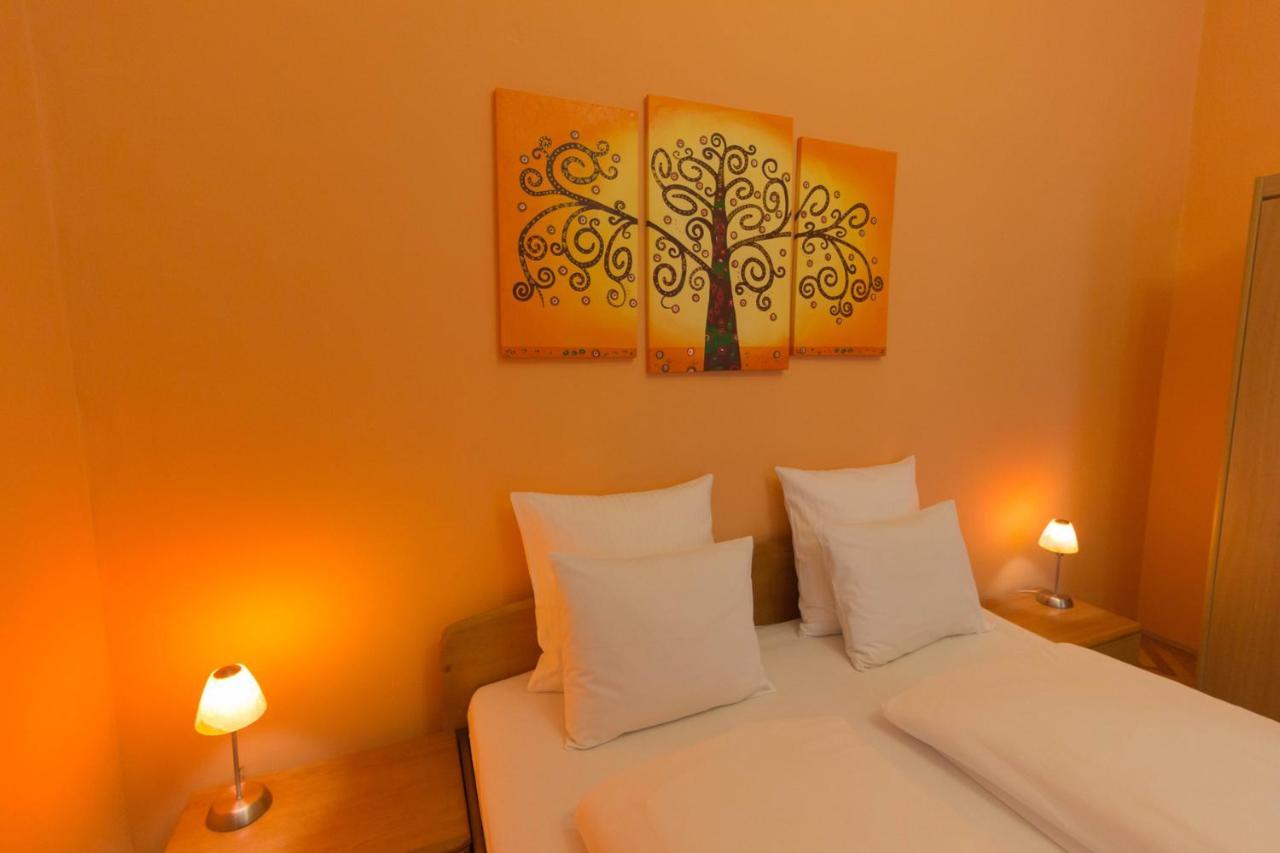 Standard Apartment By Hi5 - Sofie'S Suite Boedapest Buitenkant foto